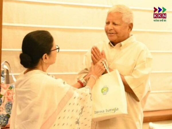 Mamata Banerjee Visits Tejashwi Yadav in the Hospital to Congratulate Him on Becoming a Father Again, Wishes for Lalu’s Health