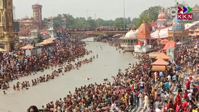 Crowd of devotees in Sultanganj on Ganga Dussehra 2025