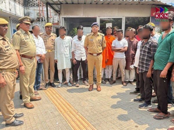 Fraudulent Practices at Kashi Vishwanath Temple: 21 Arrested in Police Raid for Extorting Devotees